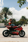 Ducati V2 Bayliss Bodypaint – Digital Wallpaper Pack